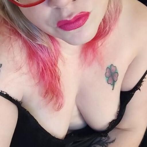 NaughtyWetBlonde