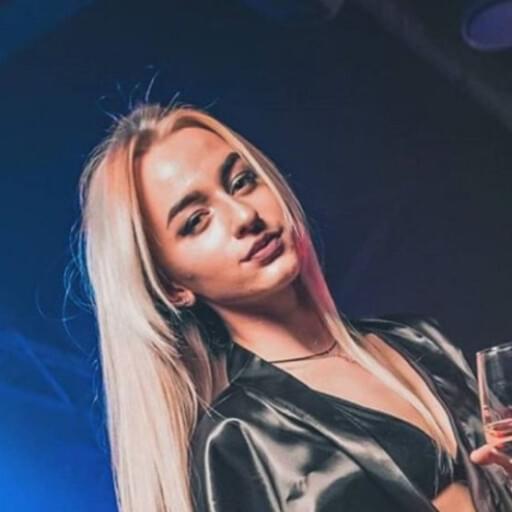AnnaLove345