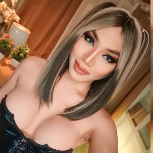 TsQueenSelena1