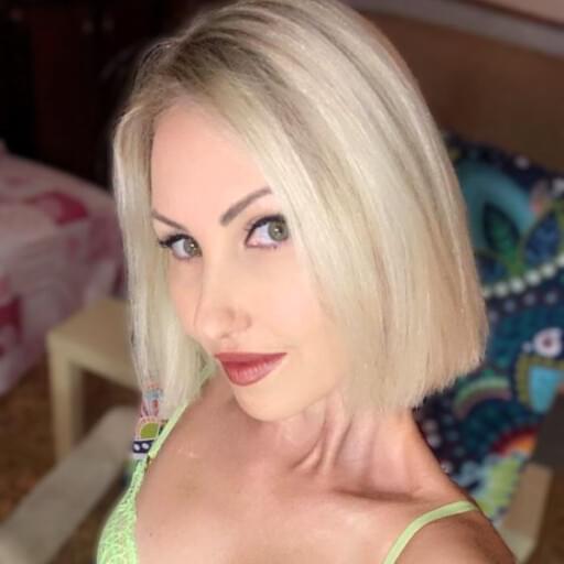 Sexy_BlondeXXX