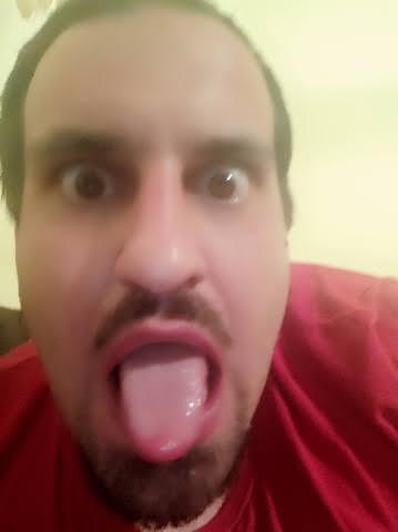 Licking machine