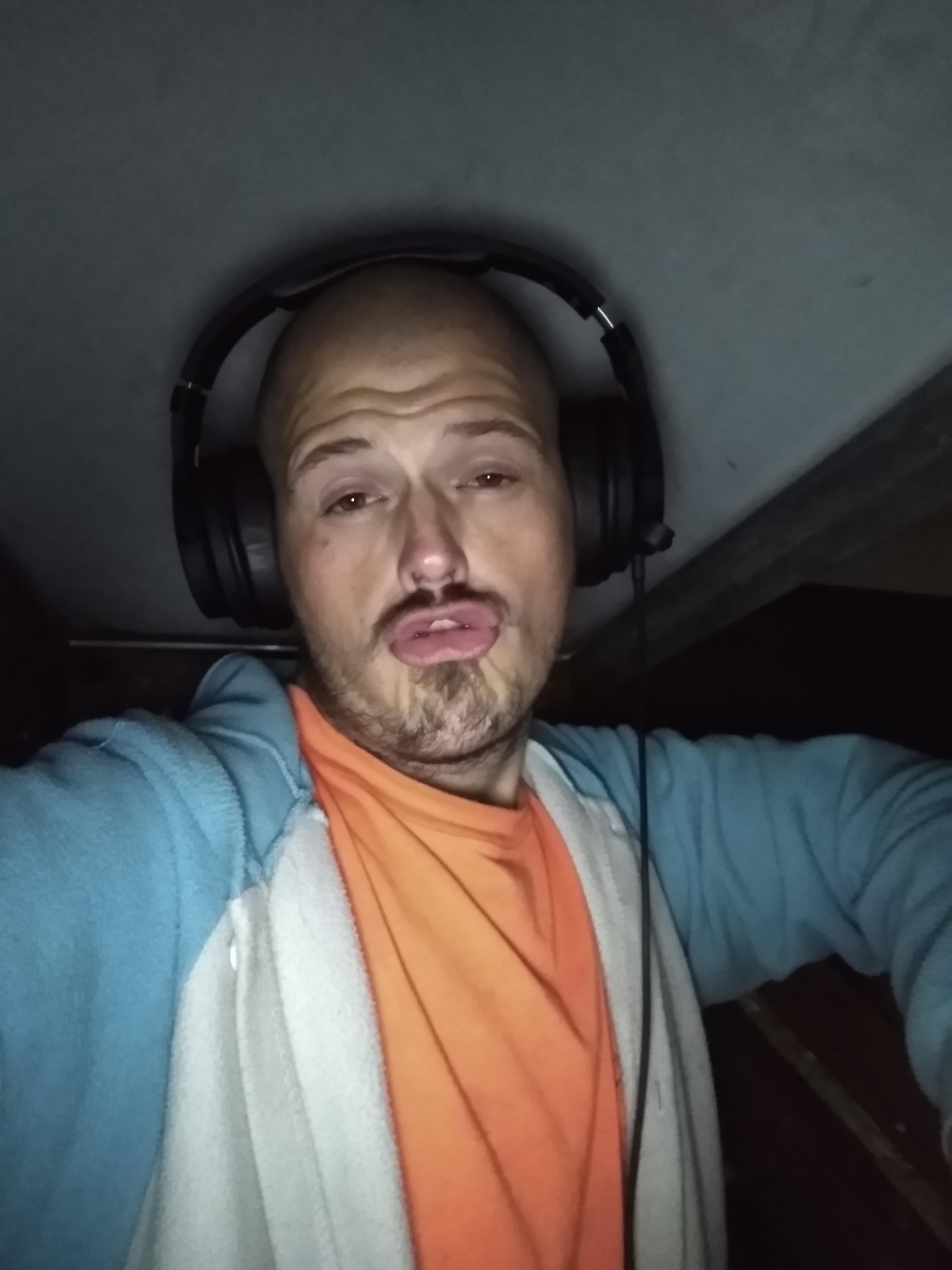 lmaofingiggle