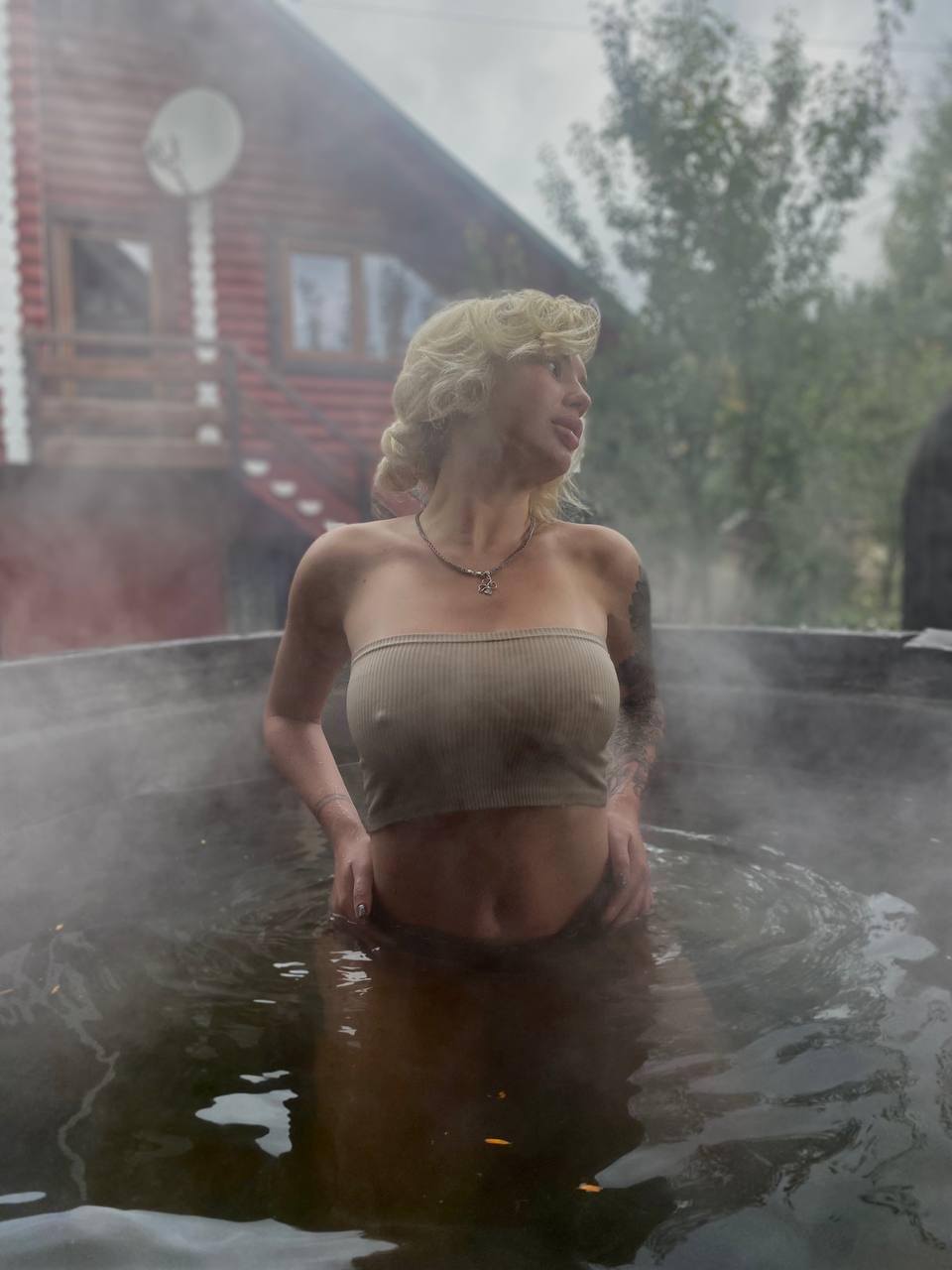 ArielAniston