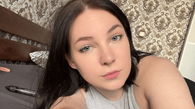 Mikki_and_Kira