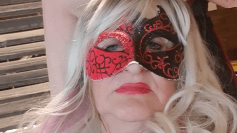 KinkyBlondMilf